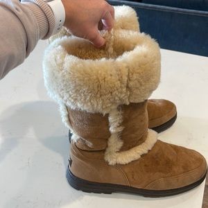 UGG Sundance II women’s size 10 chestnut